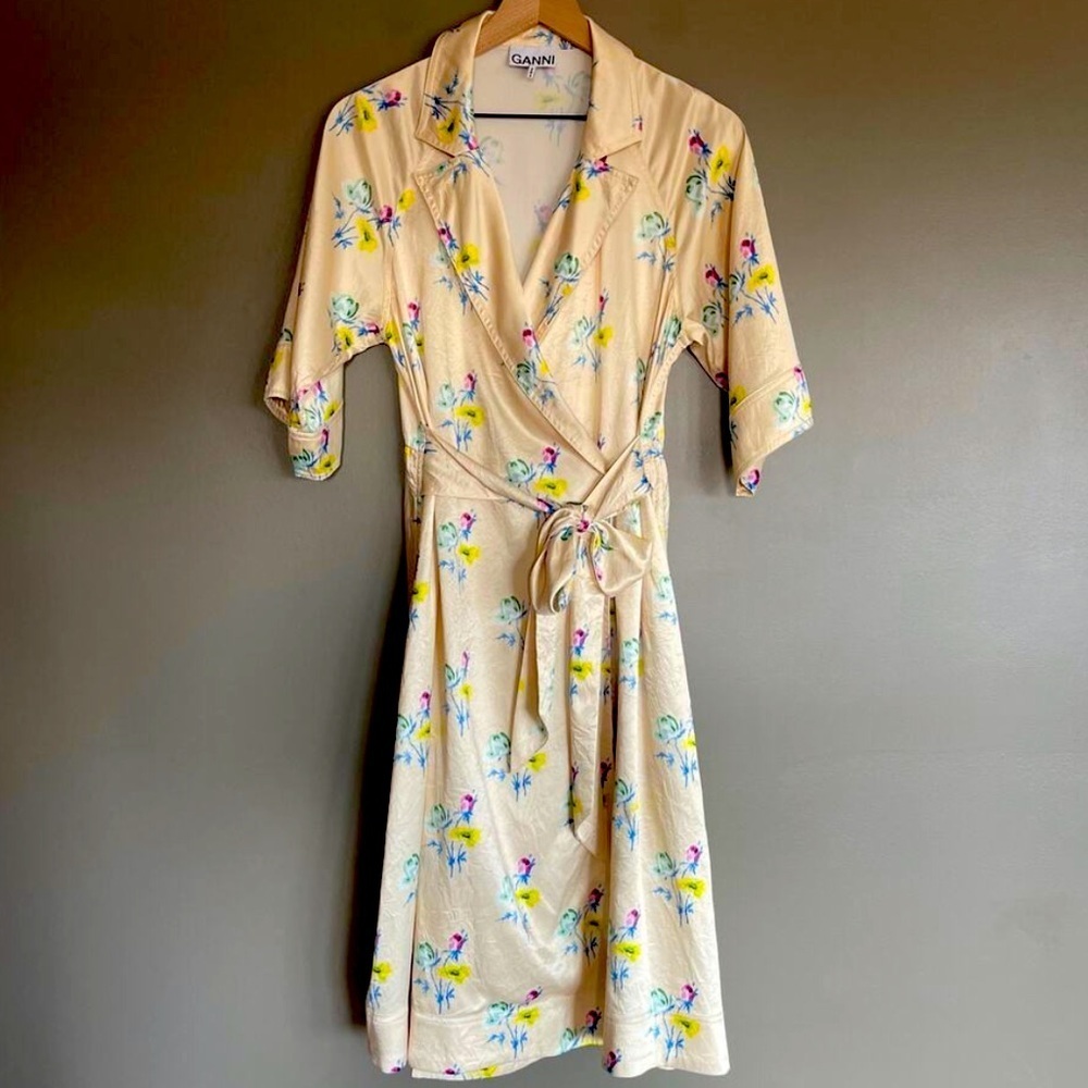 EUC GANNI Floral Crinkle Wrap Dress In Yellow size 36/4 Pink Blue Chic Sexy Wrap - Picture 6 of 11
